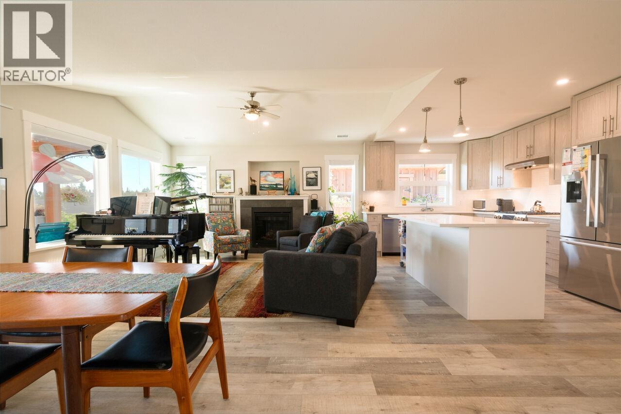 1117 Celia Crescent, Gibsons, British Columbia  V0N 1V7 - Photo 14 - R3044409