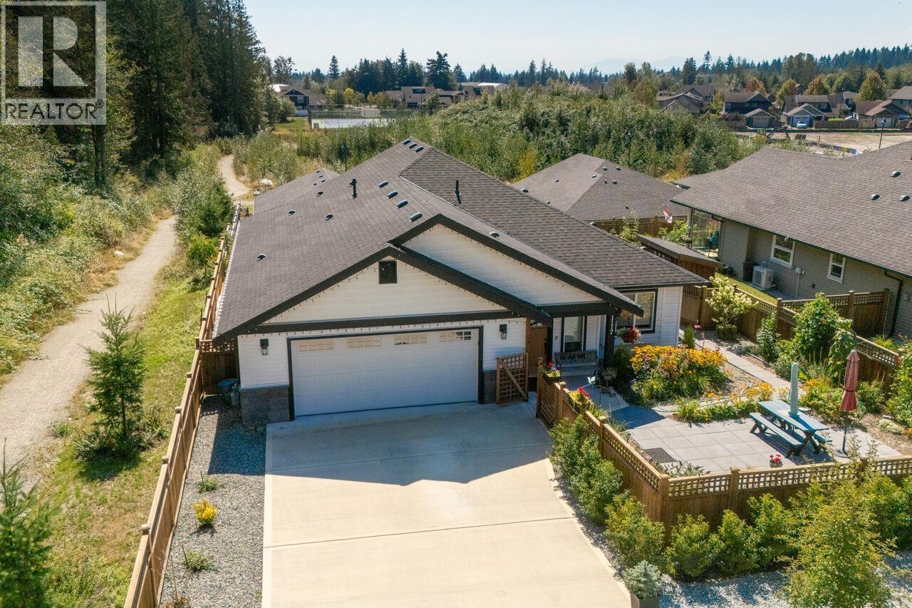 1117 Celia Crescent, Gibsons, British Columbia  V0N 1V7 - Photo 2 - R3044409