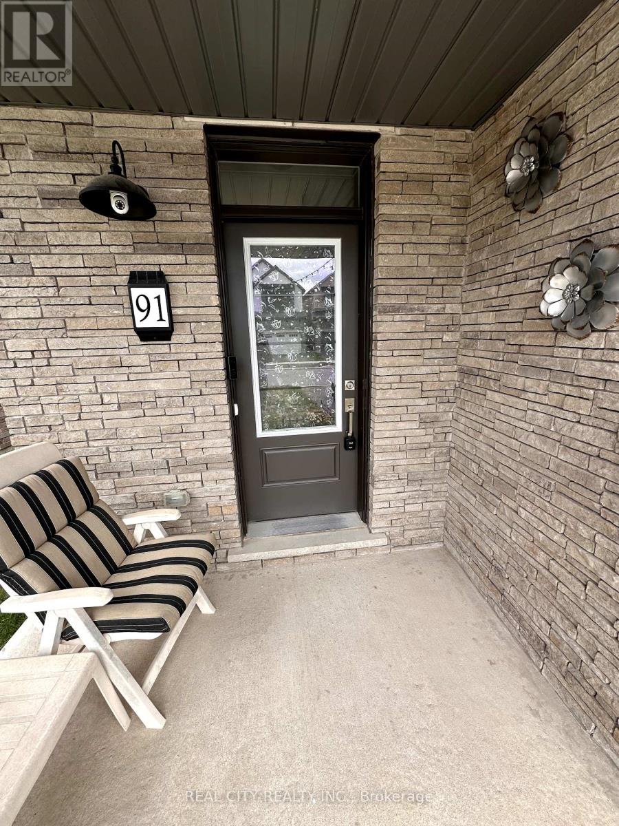 91 Keelson Street, Welland, Ontario  L3B 0M4 - Photo 3 - X12384162