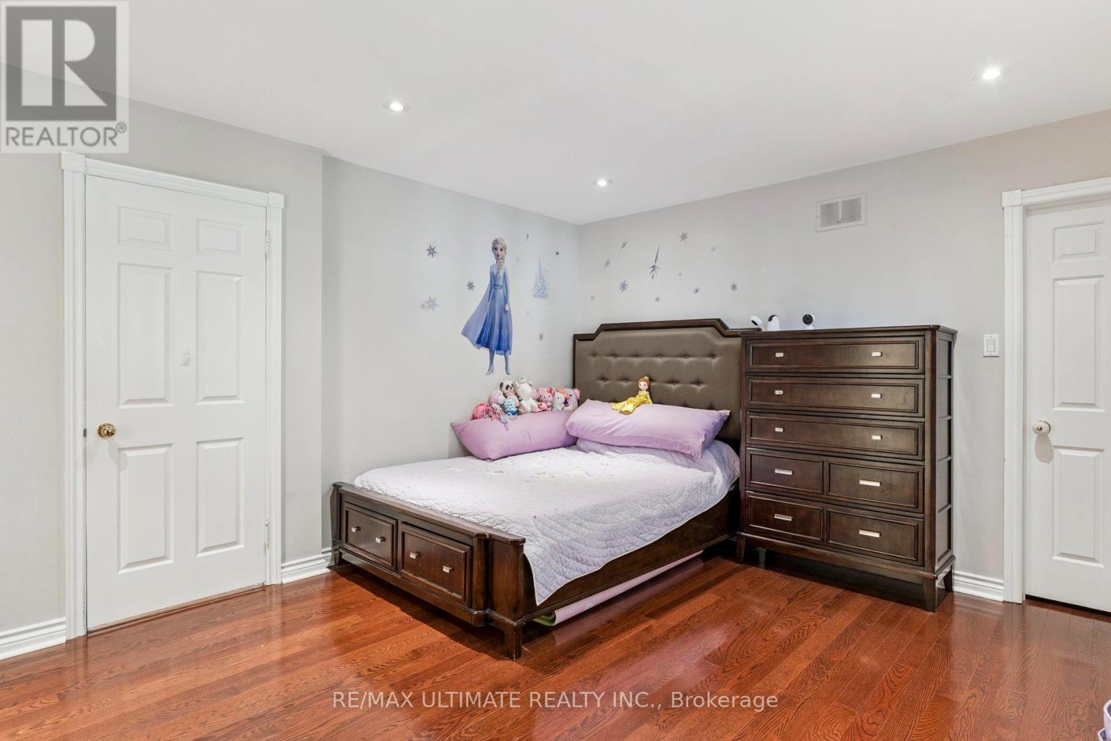 1 Versailles Court, Toronto, Ontario  M3B 2A8 - Photo 34 - C12378749