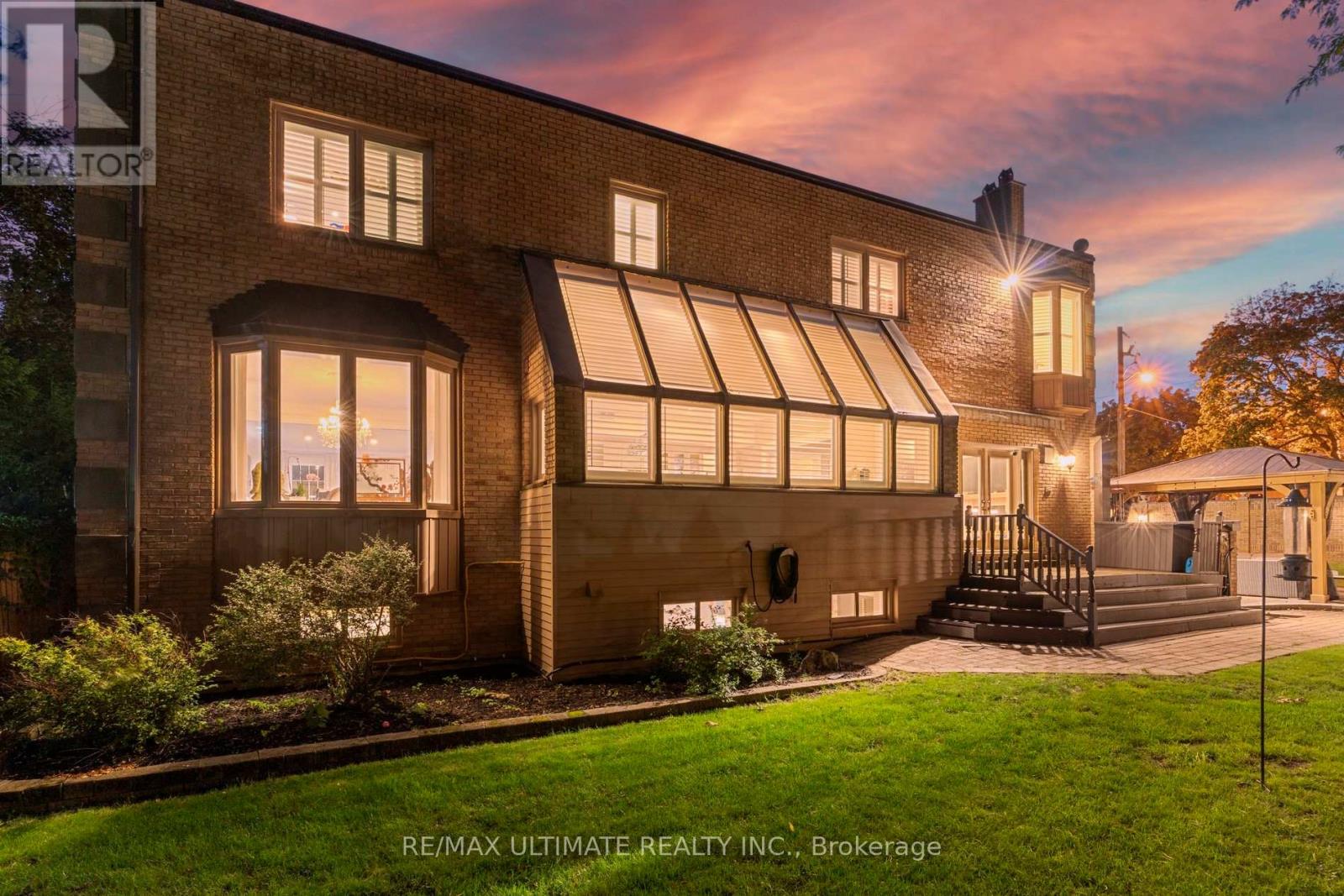 1 Versailles Court, Toronto, Ontario  M3B 2A8 - Photo 48 - C12378749