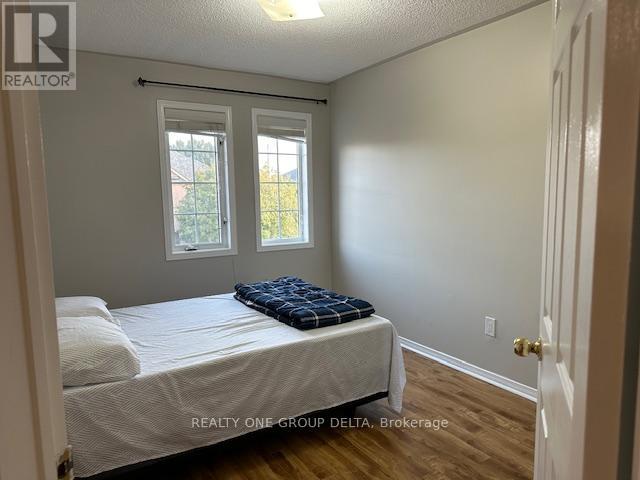63d View Green, Single Bedrm Crescent, Toronto, Ontario  M9W 7E1 - Photo 11 - W12387273