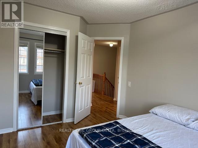 63d View Green, Single Bedrm Crescent, Toronto, Ontario  M9W 7E1 - Photo 12 - W12387273