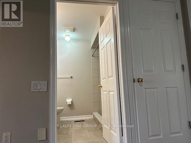 63d View Green, Single Bedrm Crescent, Toronto, Ontario  M9W 7E1 - Photo 14 - W12387273