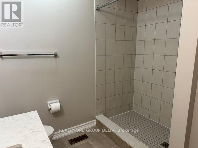 63d View Green, Single Bedrm Crescent, Toronto, Ontario  M9W 7E1 - Photo 17 - W12387273