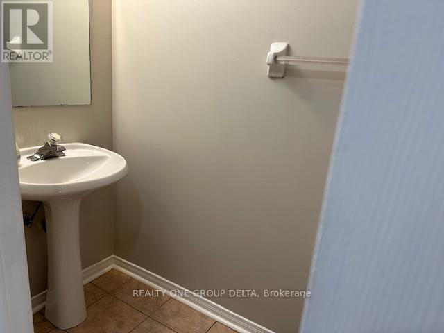 63d View Green, Single Bedrm Crescent, Toronto, Ontario  M9W 7E1 - Photo 6 - W12387273