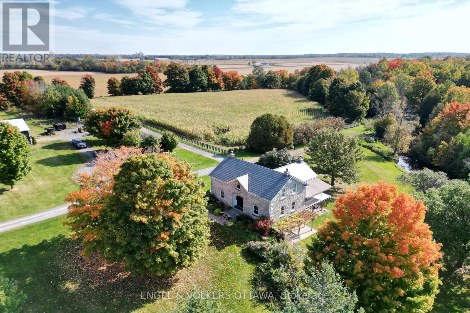 3000/2980 ROGER STEVENS DRIVE, Ottawa, Ontario