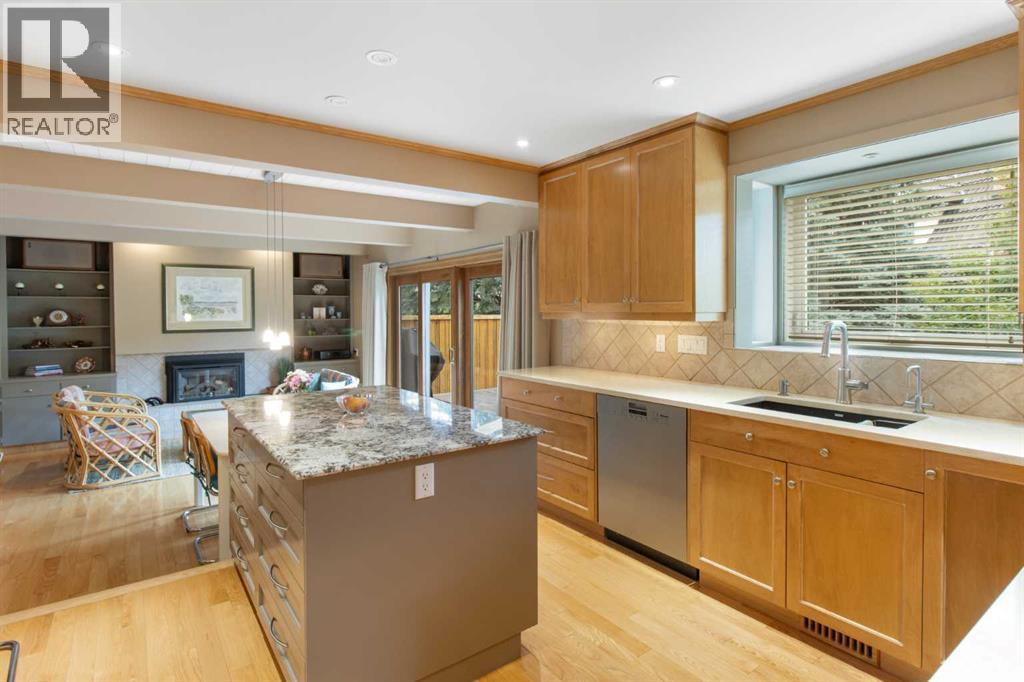 Property at 39 Woodgreen Drive SW image 5