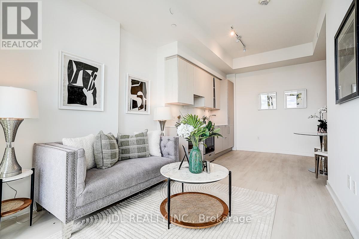 3613 - 3900 Confederation Parkway, Mississauga, Ontario  L5B 0M3 - Photo 11 - W12387017