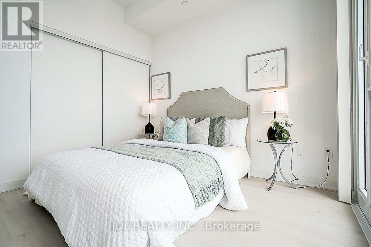 3613 - 3900 Confederation Parkway, Mississauga, Ontario  L5B 0M3 - Photo 25 - W12387017