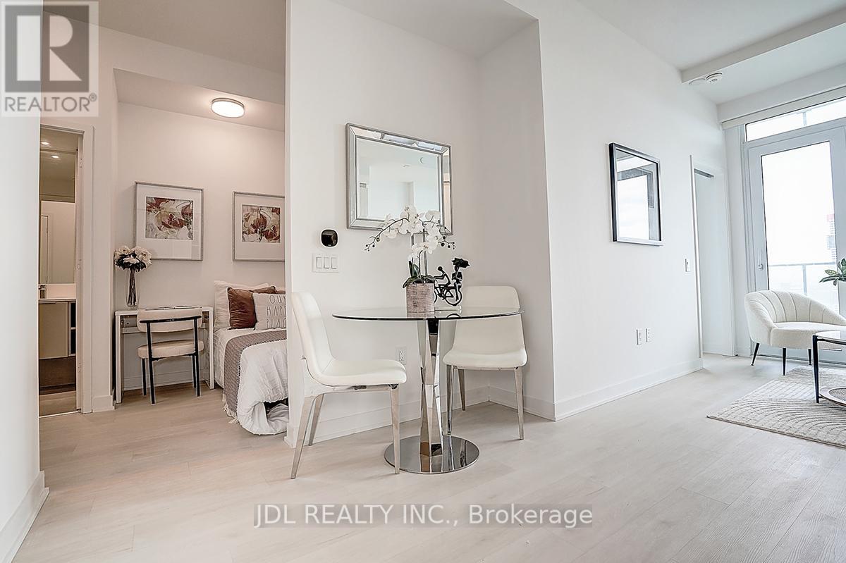 3613 - 3900 Confederation Parkway, Mississauga, Ontario  L5B 0M3 - Photo 21 - W12387017