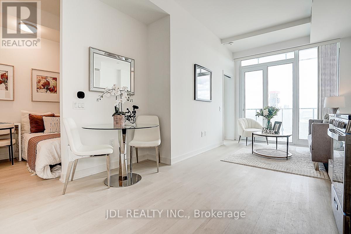 3613 - 3900 Confederation Parkway, Mississauga, Ontario  L5B 0M3 - Photo 19 - W12387017