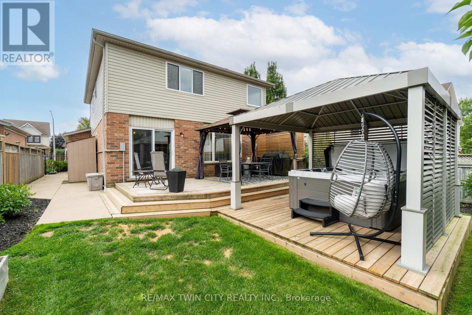 111 Amanda Walk, Cambridge, Ontario  N3C 4K7 - Photo 32 - X12387295