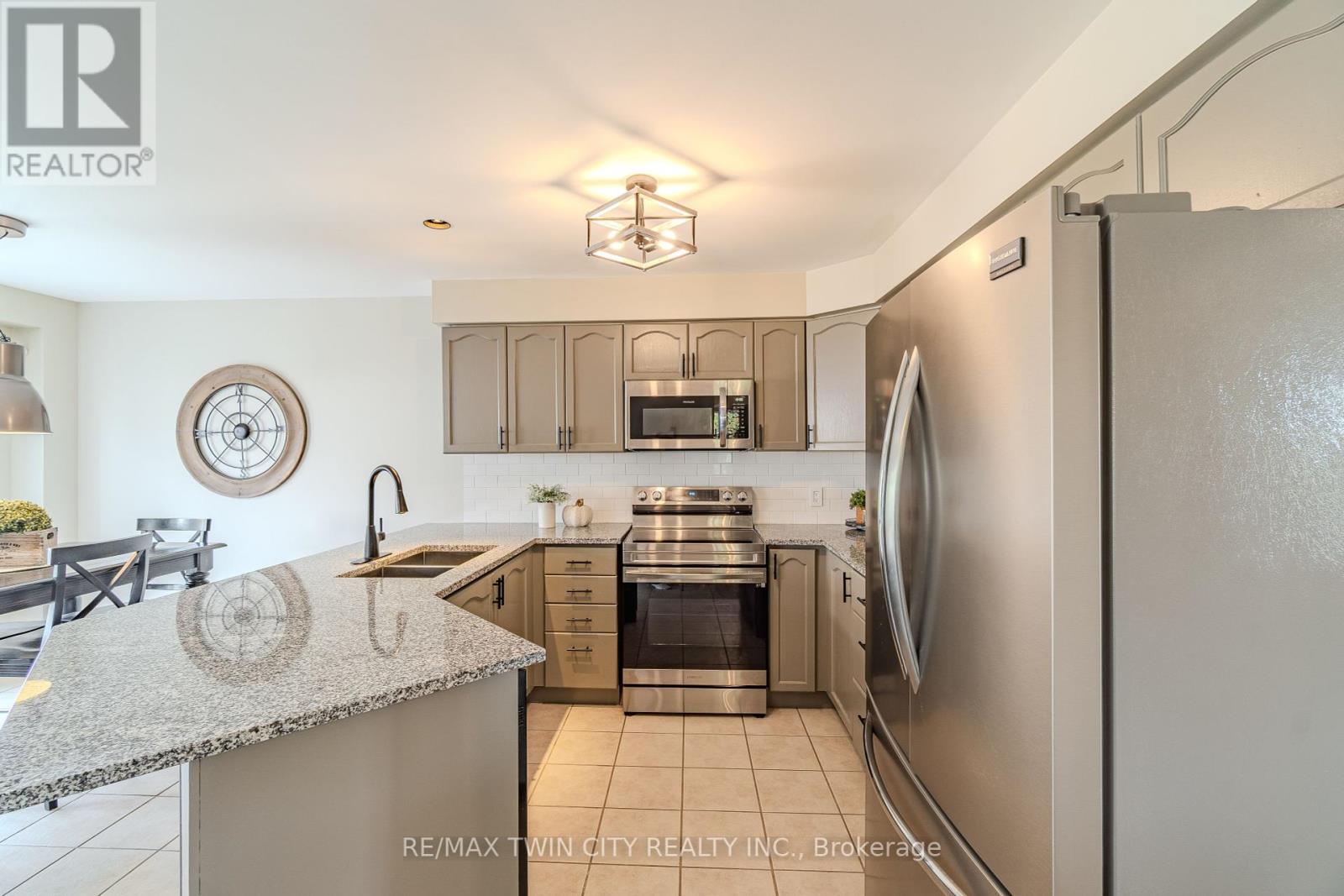 111 Amanda Walk, Cambridge, Ontario  N3C 4K7 - Photo 7 - X12387295