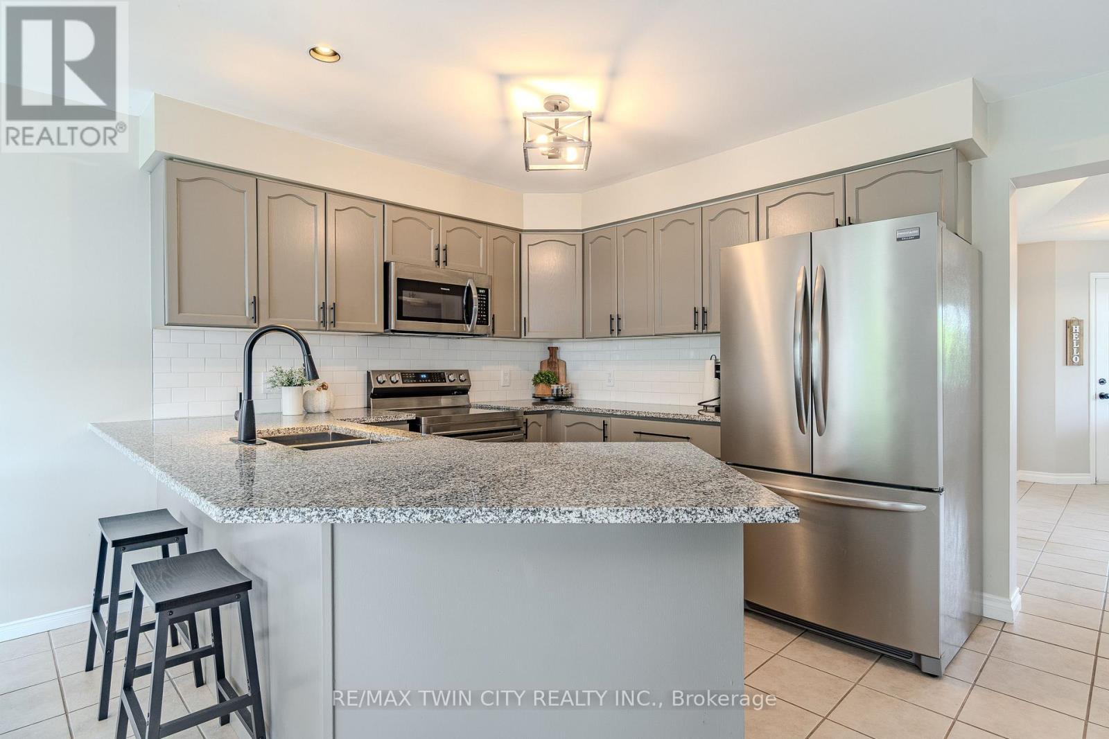 111 Amanda Walk, Cambridge, Ontario  N3C 4K7 - Photo 8 - X12387295