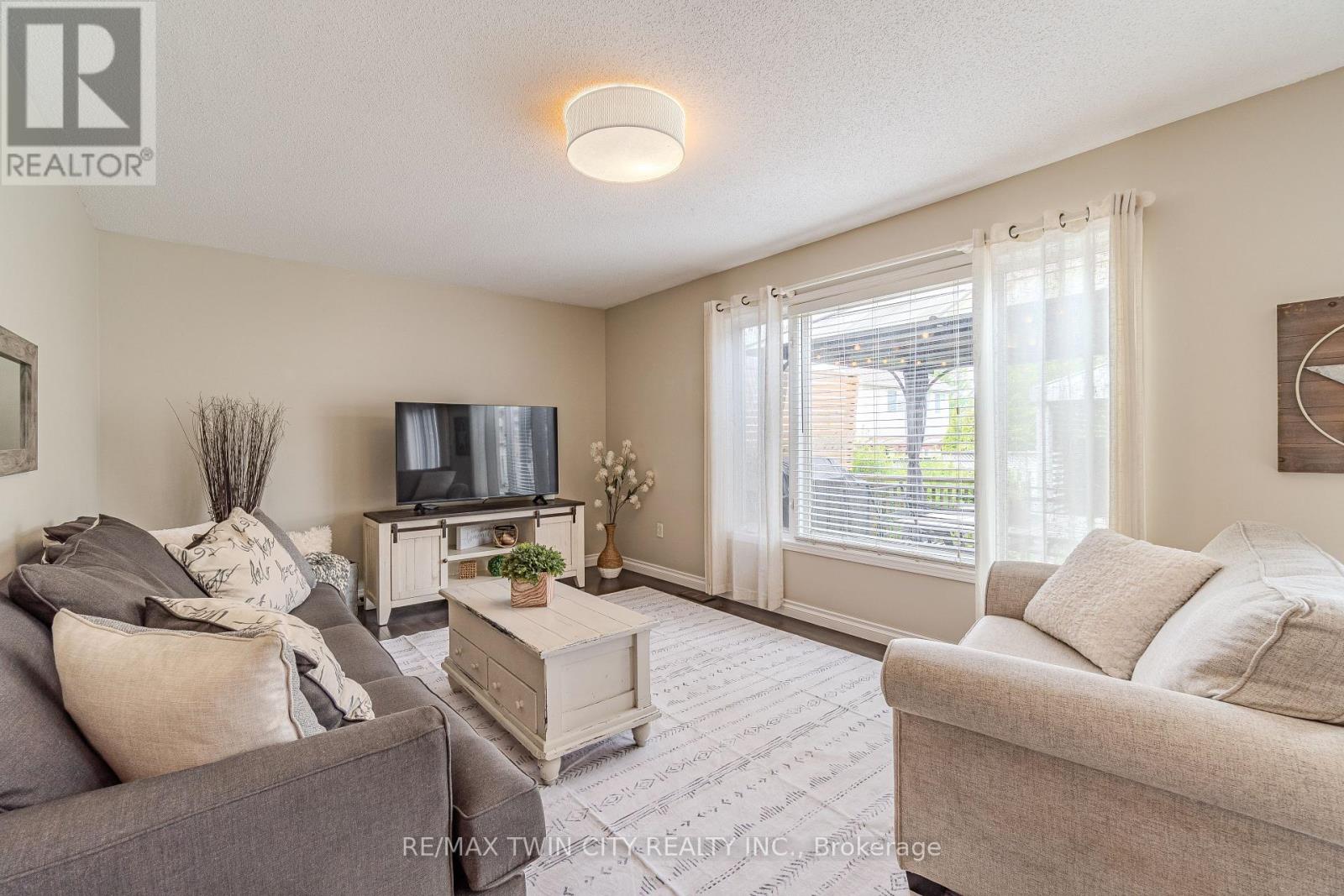 111 Amanda Walk, Cambridge, Ontario  N3C 4K7 - Photo 9 - X12387295