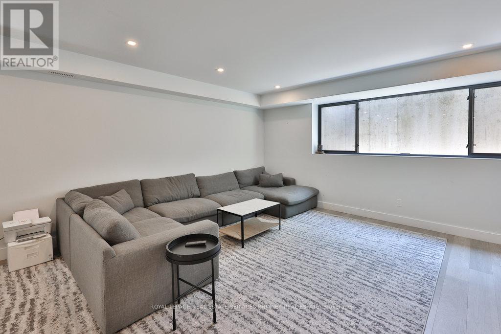 890 Beechwood Avenue, Mississauga (Lakeview), Ontario  L5G 4E2 - Photo 35 - W12386352