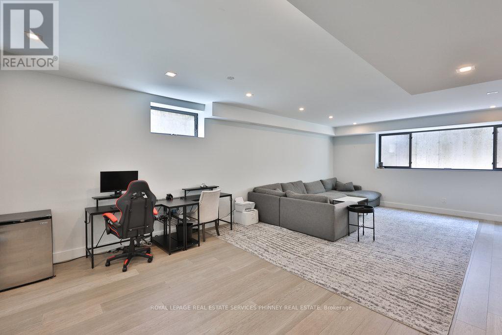 890 Beechwood Avenue, Mississauga (Lakeview), Ontario  L5G 4E2 - Photo 34 - W12386352