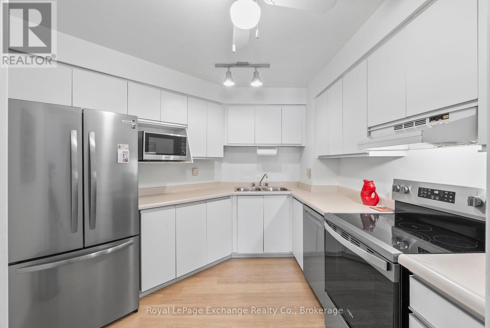 202 - 200 Harbour Street, Kincardine, Ontario  N2Z 3A3 - Photo 7 - X12383110
