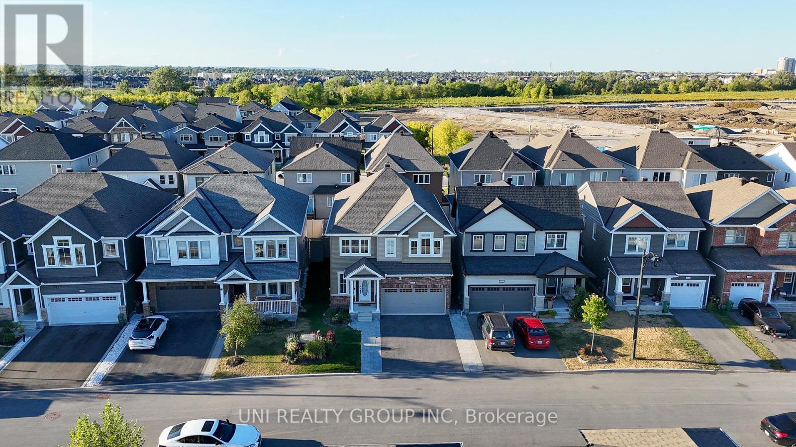 309 Proxima Terrace, Ottawa, Ontario  K2J 6T1 - Photo 2 - X12387321