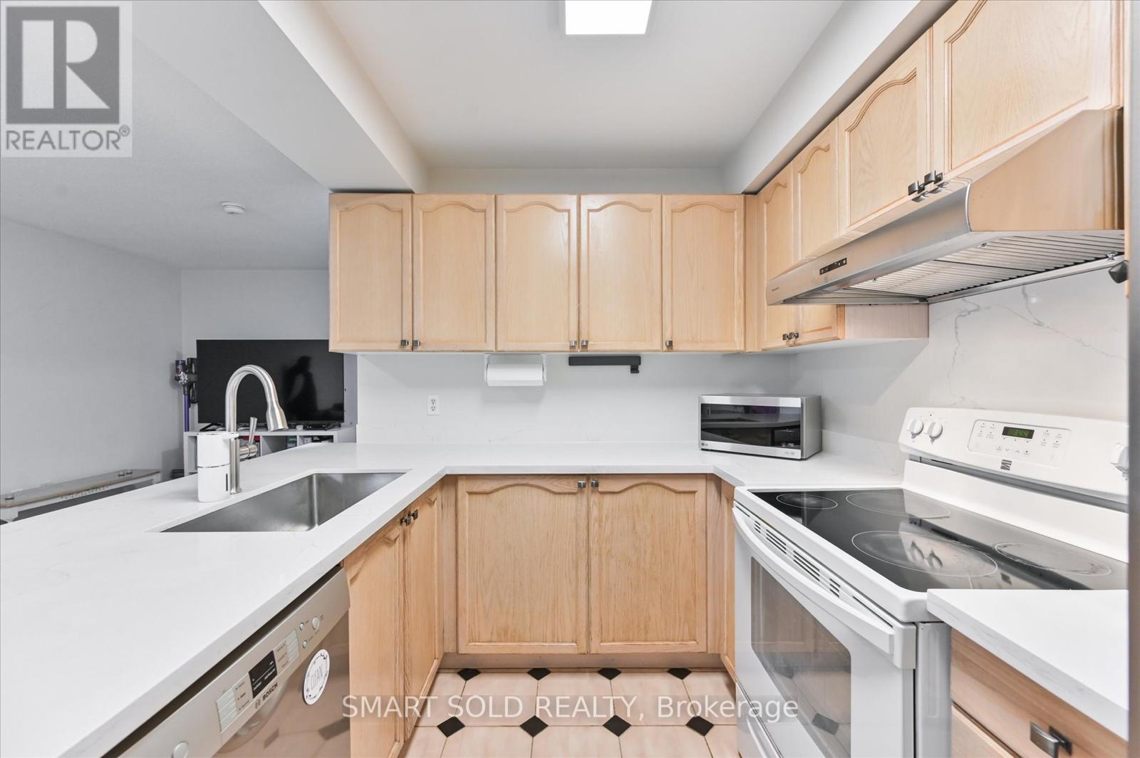 152 - 18 Clark Avenue W, Vaughan, Ontario  L4J 8H1 - Photo 10 - N12387311