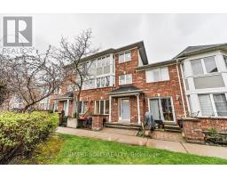 152 - 18 CLARK AVENUE W