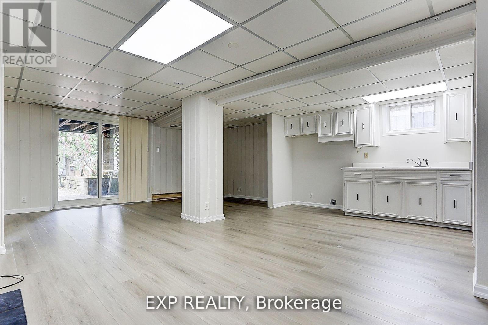 127 Lake Drive N, Georgina, Ontario  L4P 3C8 - Photo 21 - N12387317