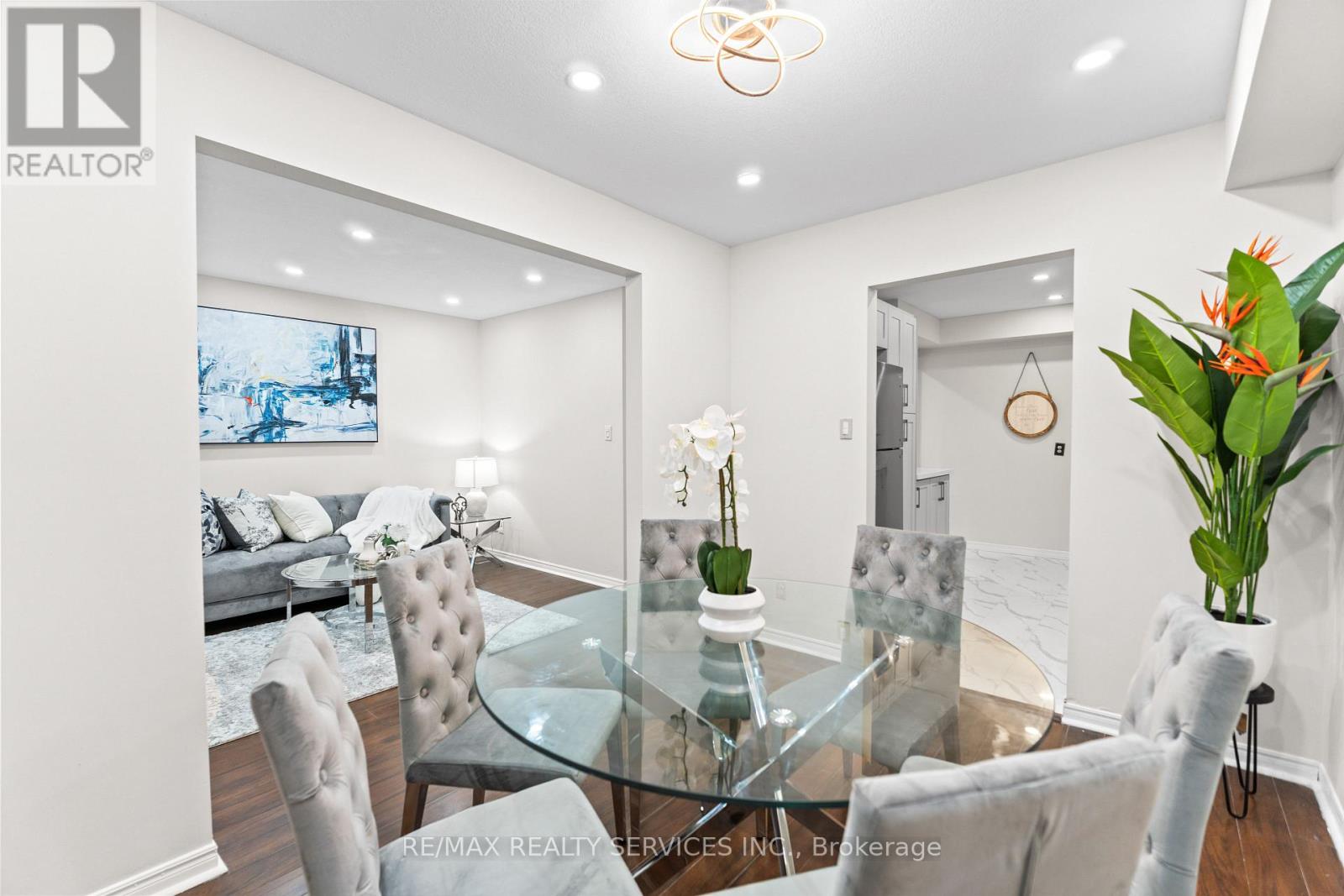 26 Woolwich Street, Kitchener, Ontario  N2K 1R9 - Photo 11 - X12387323