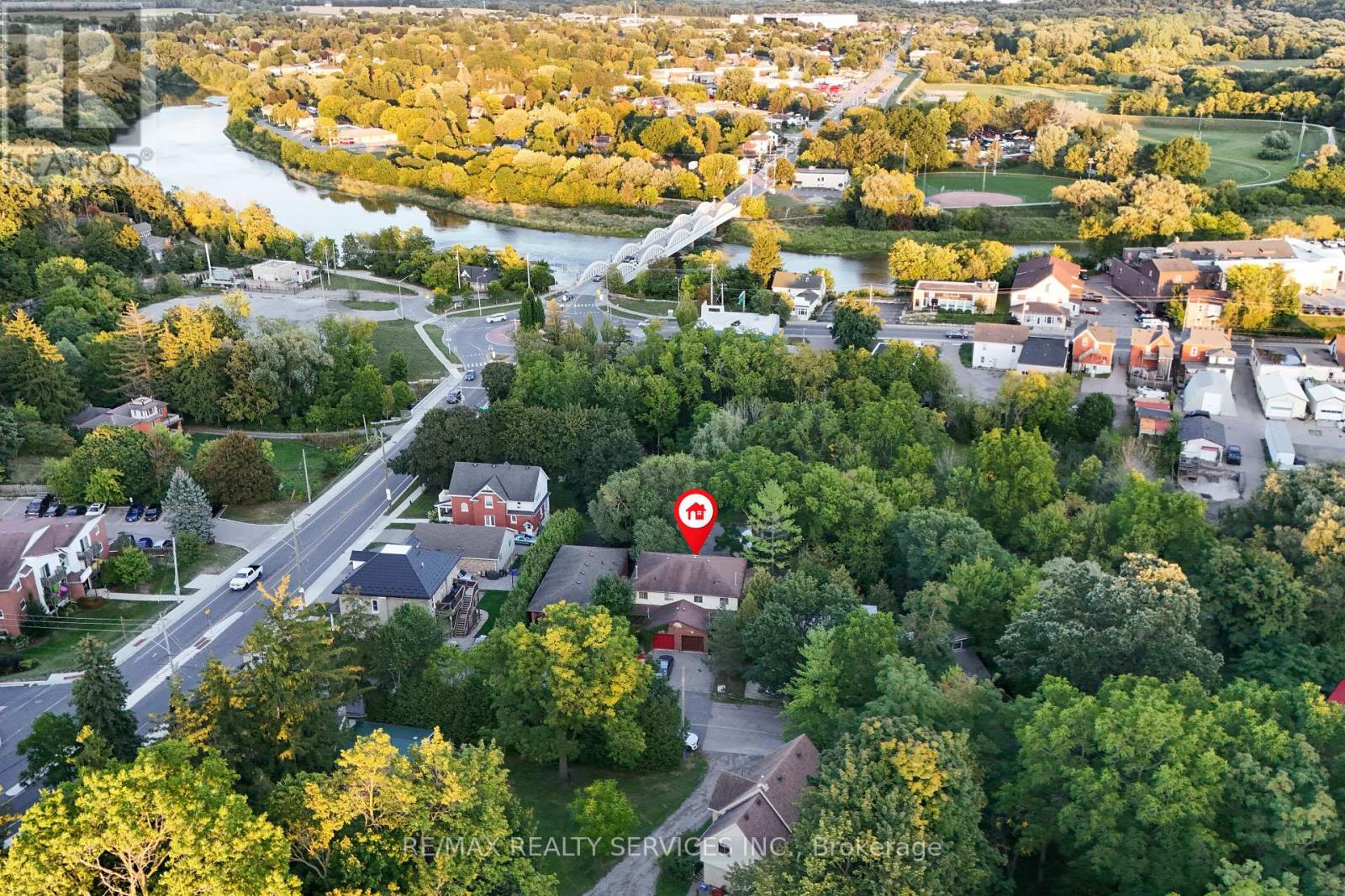 26 Woolwich Street, Kitchener, Ontario  N2K 1R9 - Photo 2 - X12387323