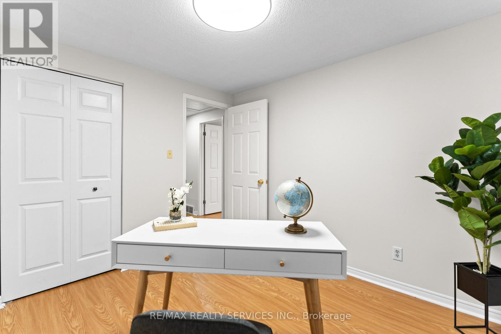 26 Woolwich Street, Kitchener, Ontario  N2K 1R9 - Photo 24 - X12387323
