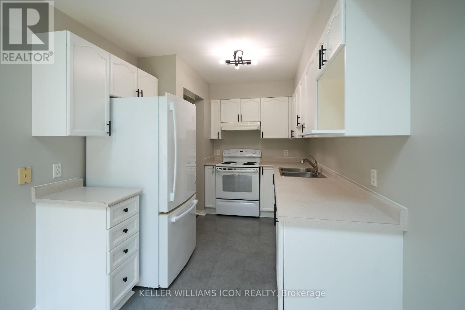 71 Hemlo Crescent, Ottawa, Ontario  K2T 1E1 - Photo 13 - X12387329
