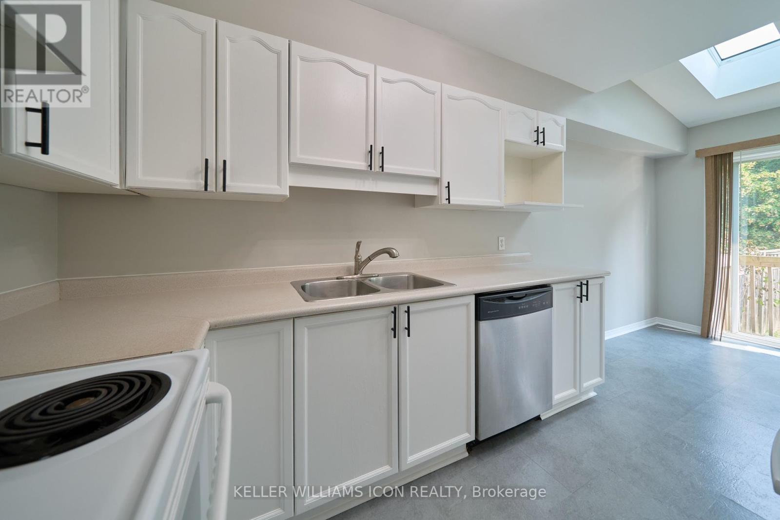 71 Hemlo Crescent, Ottawa, Ontario  K2T 1E1 - Photo 14 - X12387329