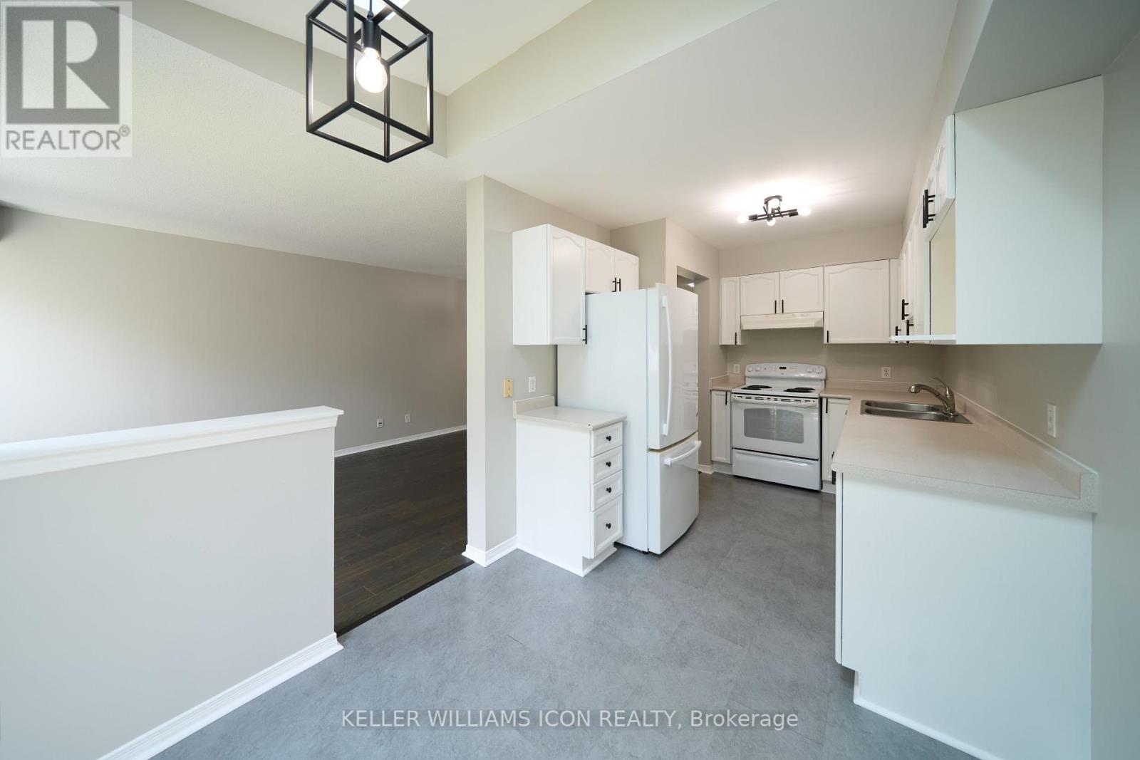 71 Hemlo Crescent, Ottawa, Ontario  K2T 1E1 - Photo 16 - X12387329