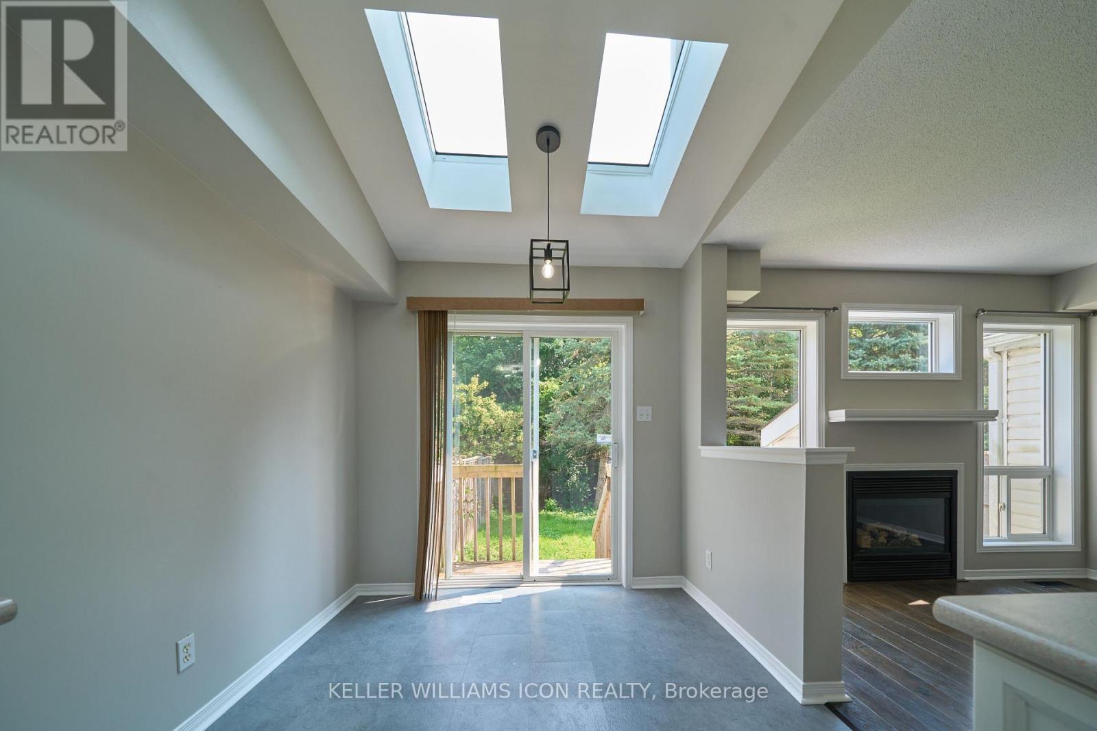 71 Hemlo Crescent, Ottawa, Ontario  K2T 1E1 - Photo 17 - X12387329