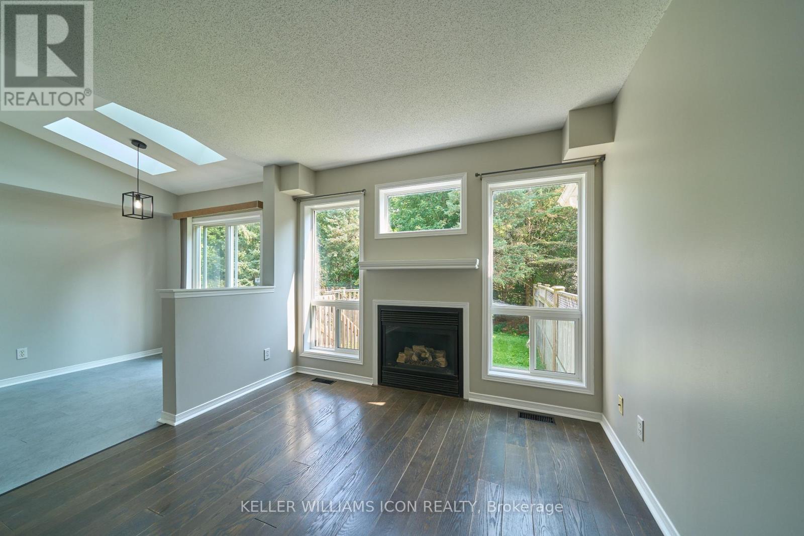 71 Hemlo Crescent, Ottawa, Ontario  K2T 1E1 - Photo 19 - X12387329