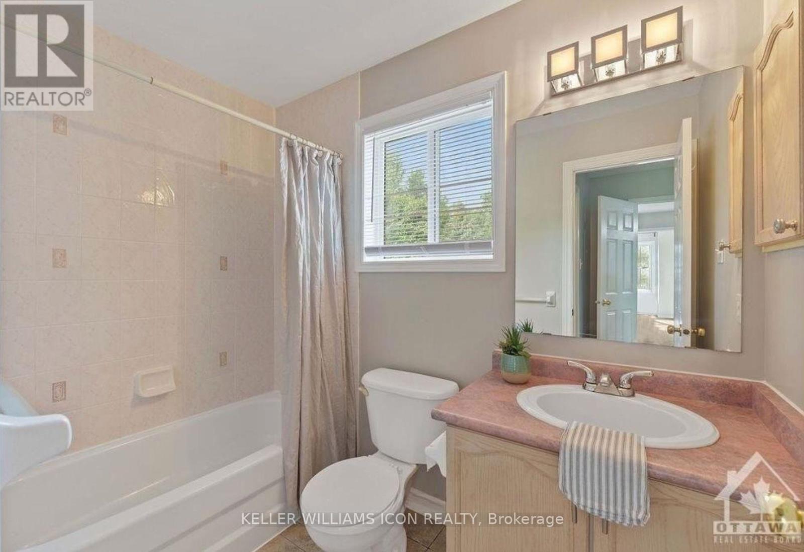 71 Hemlo Crescent, Ottawa, Ontario  K2T 1E1 - Photo 22 - X12387329