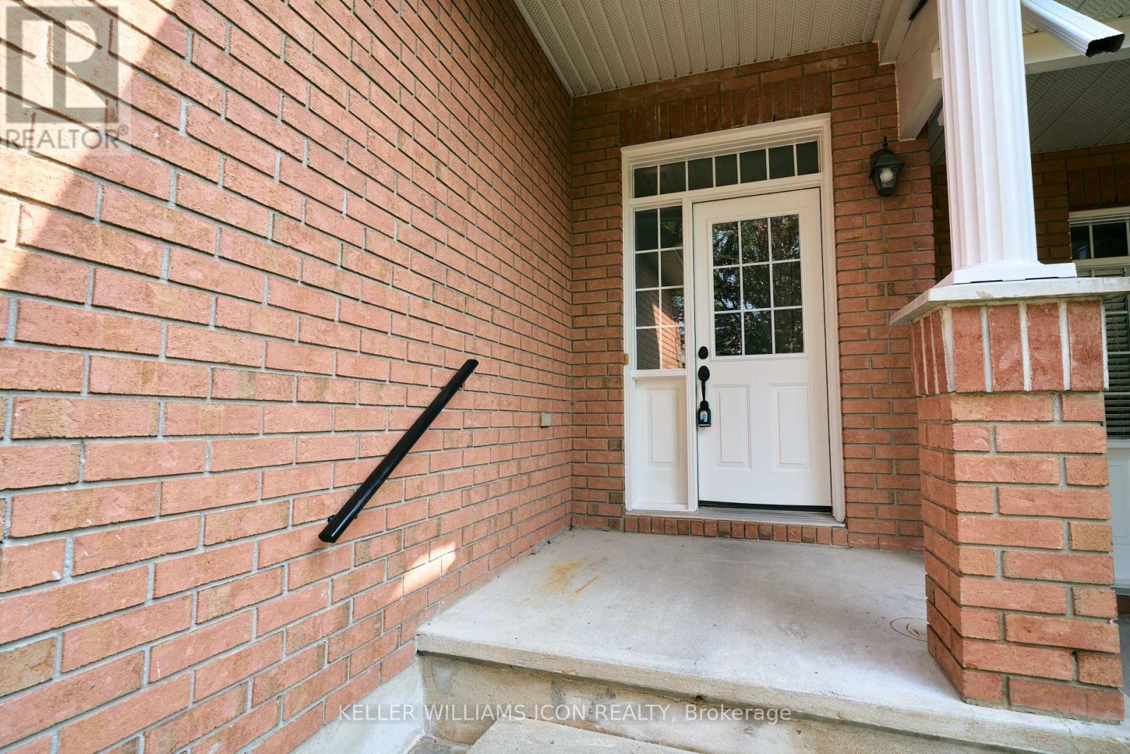 71 Hemlo Crescent, Ottawa, Ontario  K2T 1E1 - Photo 3 - X12387329