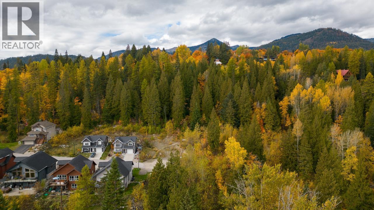 2812 Cedar Crescent, Rossland, British Columbia  V0G 1Y0 - Photo 3 - 10361550