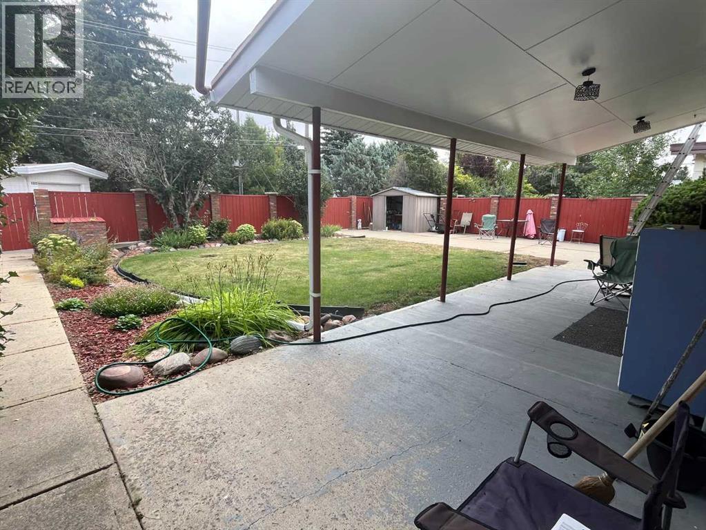 Property at 1411 28 Street S image 3