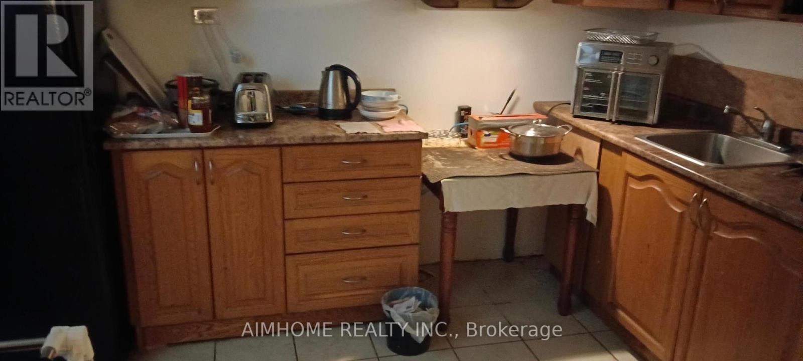 #2 Bsmt - 4253 Trellis Crescent, Mississauga, Ontario  L5L 2M1 - Photo 6 - W12361708