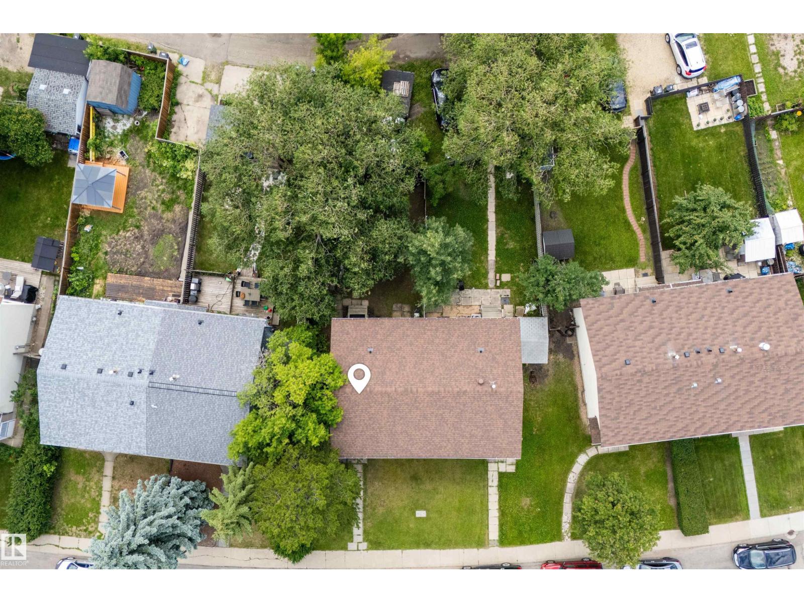 11447 39 AV NW, Edmonton, Alberta