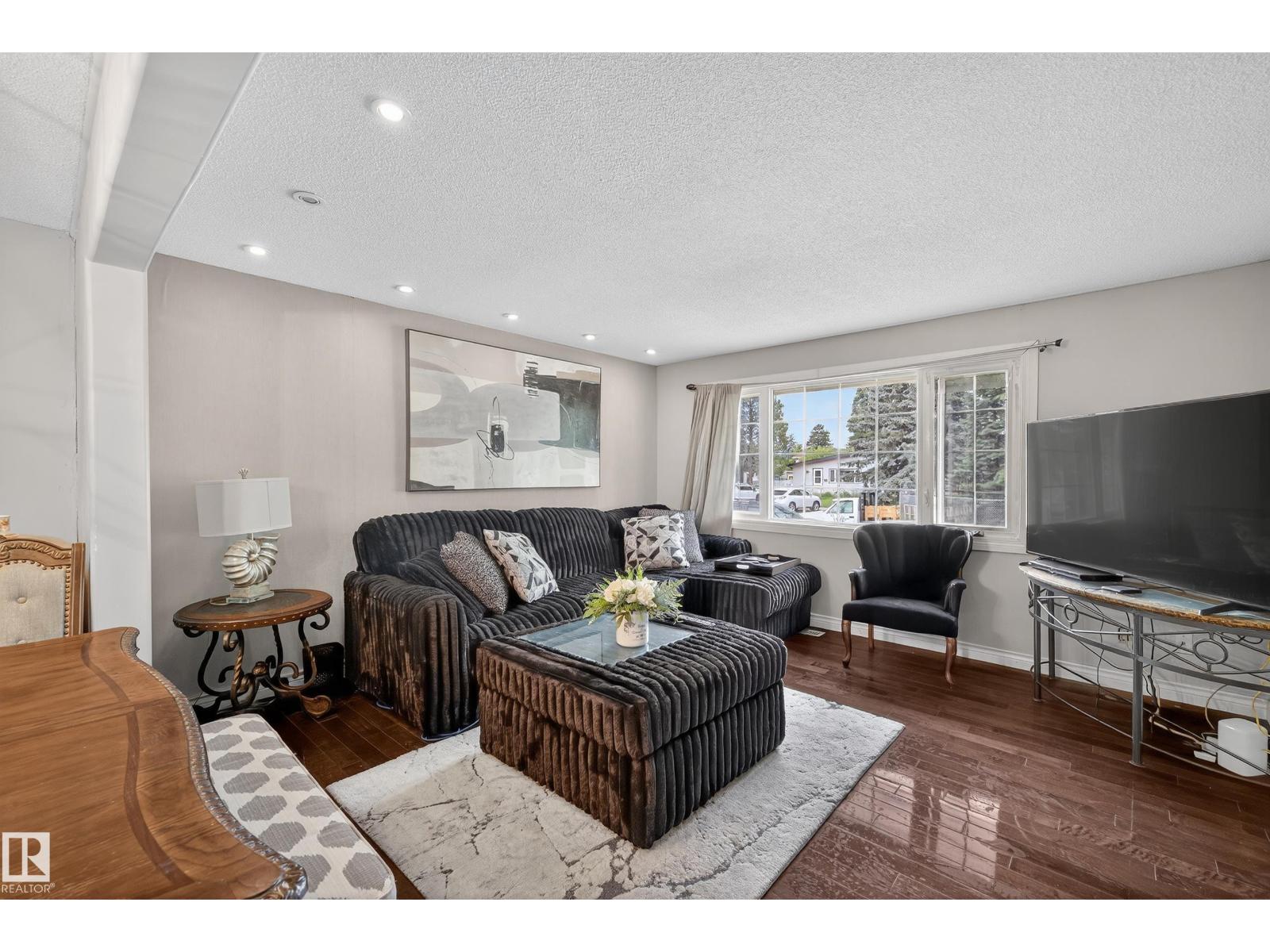 11447 39 Av Nw, Edmonton, Alberta  T6J 0M5 - Photo 7 - E4456666