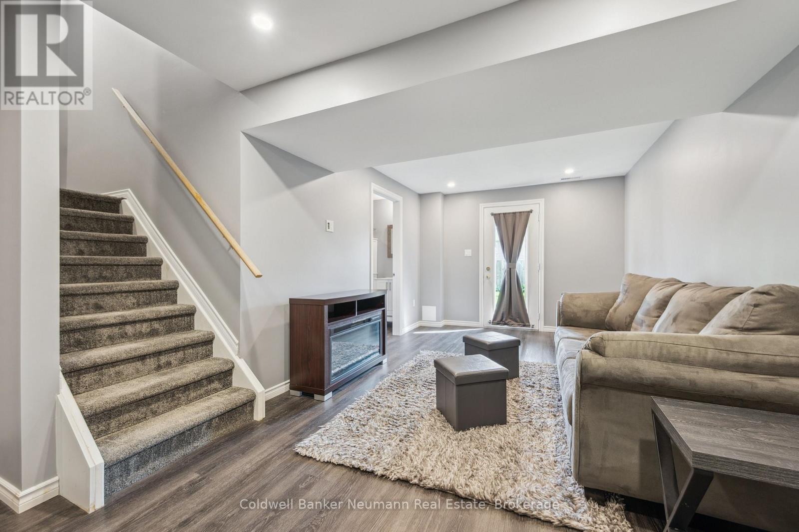 60 Hasler Crescent, Guelph, Ontario  N1L 0A3 - Photo 29 - X12387340