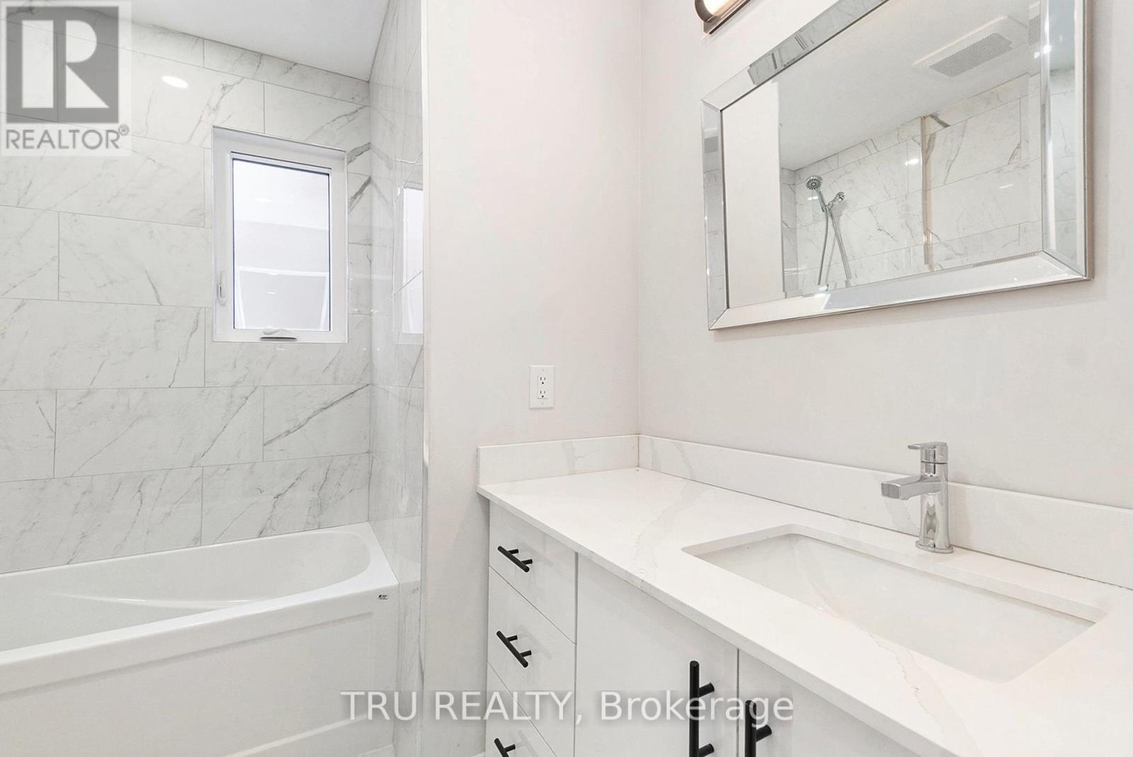 39 Sunnycrest Drive, Ottawa, Ontario  K2E 5Y4 - Photo 18 - X12387351