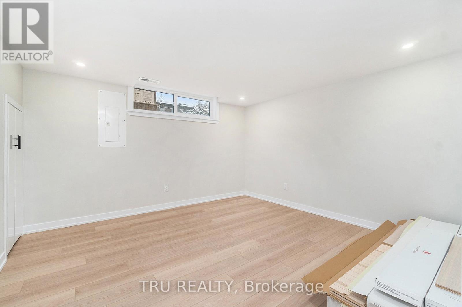 39 Sunnycrest Drive, Ottawa, Ontario  K2E 5Y4 - Photo 25 - X12387351