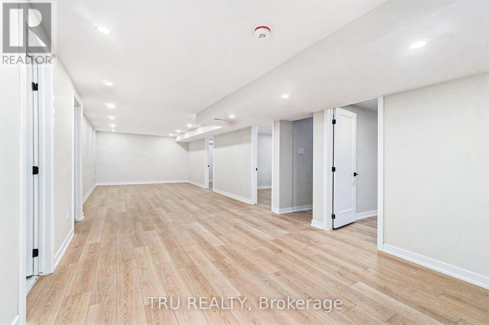 39 Sunnycrest Drive, Ottawa, Ontario  K2E 5Y4 - Photo 26 - X12387351