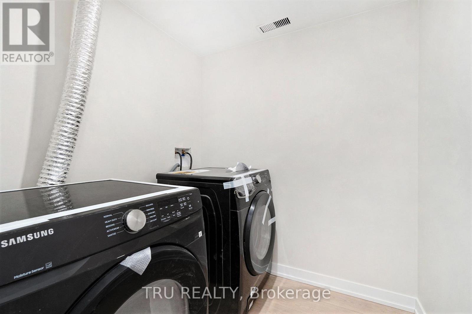 39 Sunnycrest Drive, Ottawa, Ontario  K2E 5Y4 - Photo 30 - X12387351