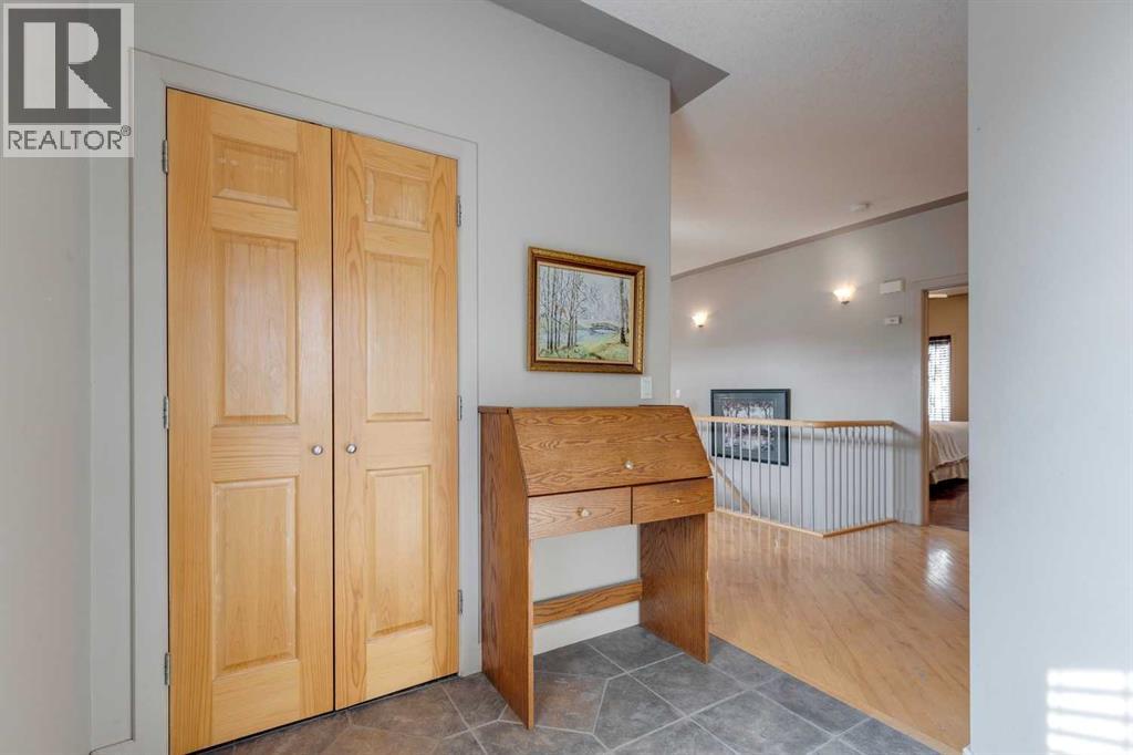 Property at 225 Bayside Place SW image 3