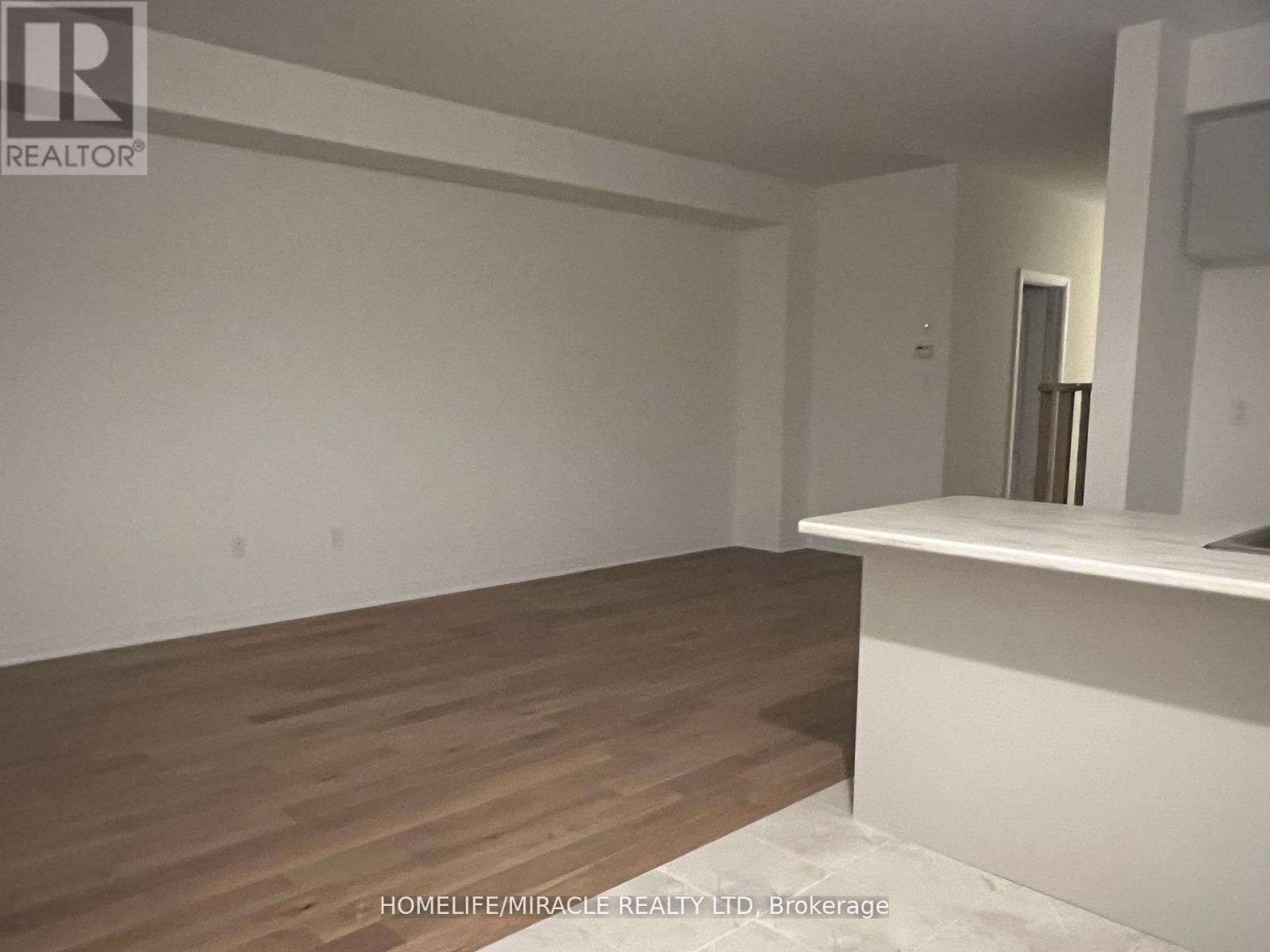 122 Varsity Drive, Welland (Dain City), Ontario  L3B 0N3 - Photo 6 - X12387349