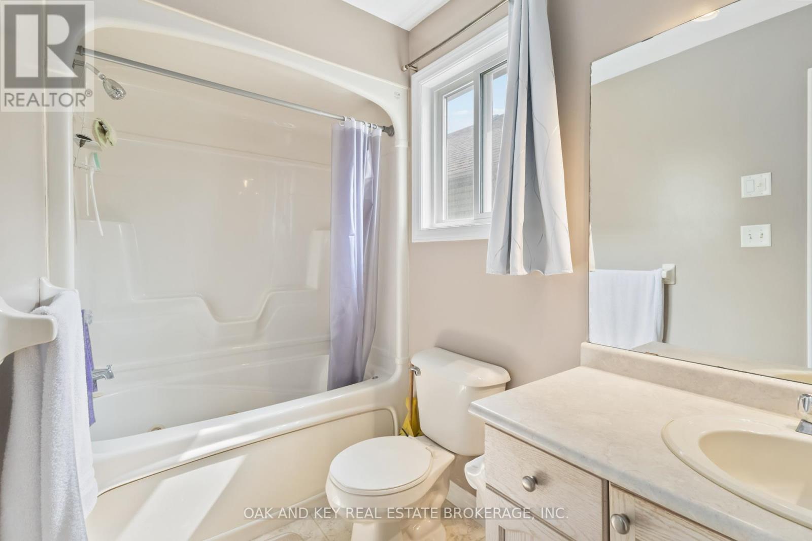 2588 Meadowgate Boulevard, London South, Ontario  N6M 1L8 - Photo 37 - X12387373